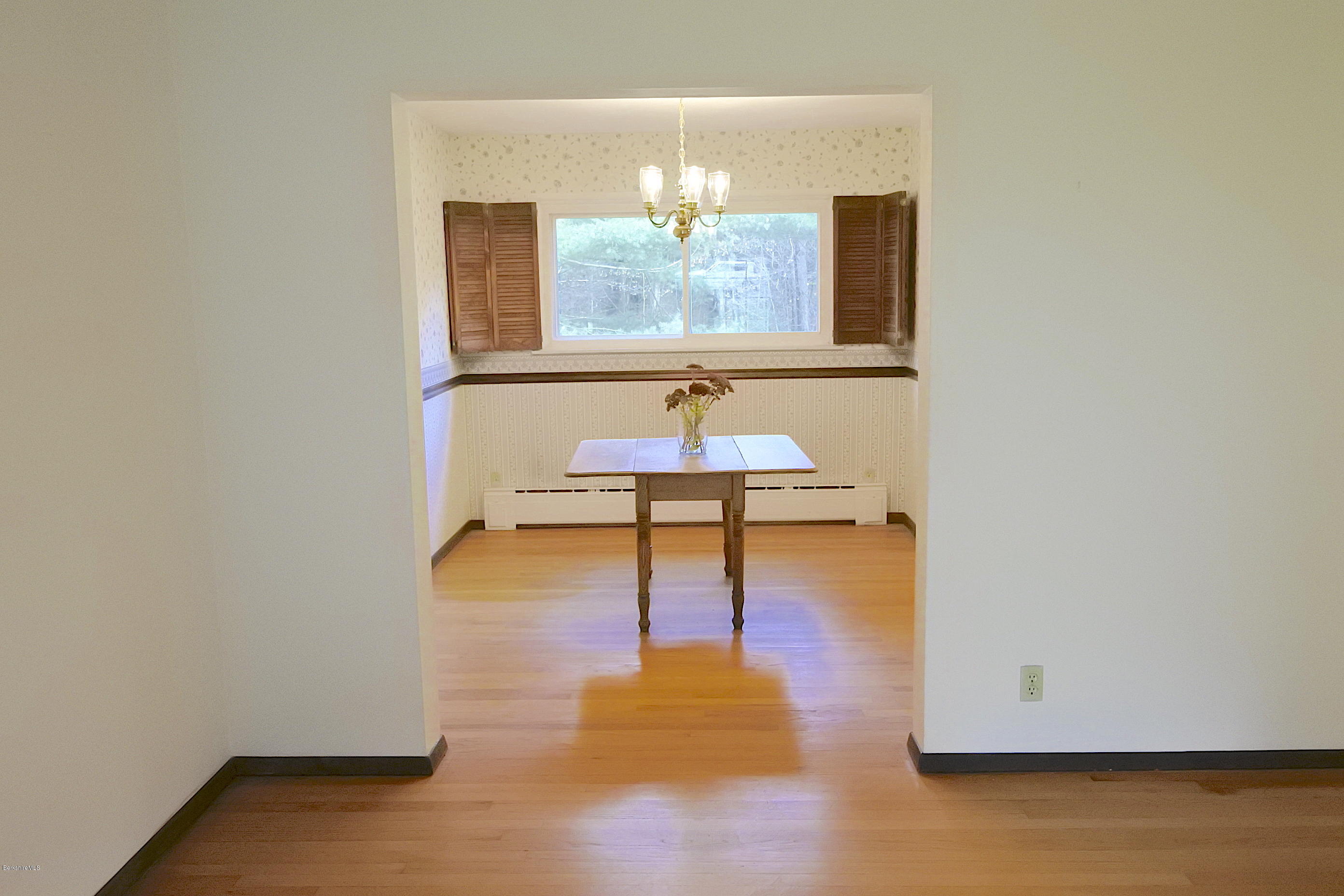 198 Partridge Road Pittsfield, MA 01201 - Photo 10 of 21 Dining from living room