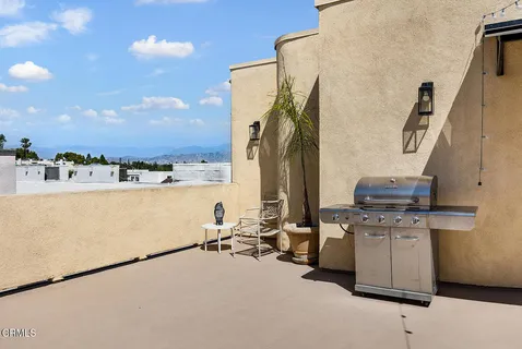 $649,000 | 5703 Laurel Canyon Boulevard, Unit 306, Los Angeles, CA 91607