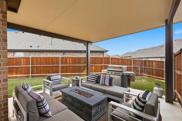 $464,900 | 12321 Iveson Drive, Fort Worth, TX 76052