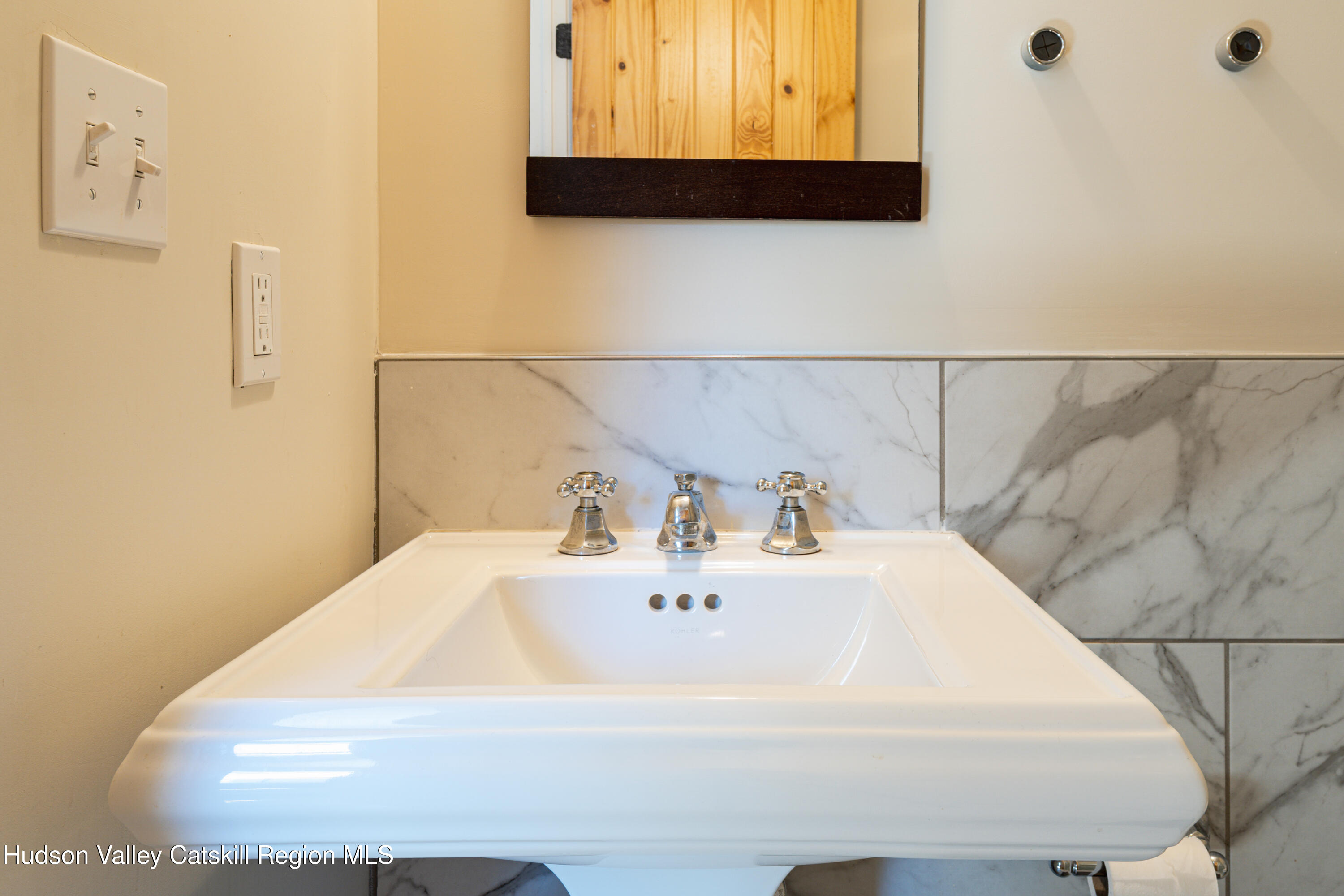 71 County Road 65, Unit 4 Windham, NY 12439 - Photo 15 of 33 a bathroom with a bathtub