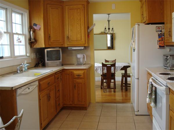 111 Edgewood Road Westwood, MA 02090 - Photo 4 of 15 Gallery Image 4