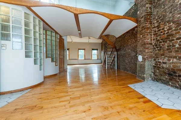 $899,000 | 11 Savin Hill Avenue, Boston, MA 02125