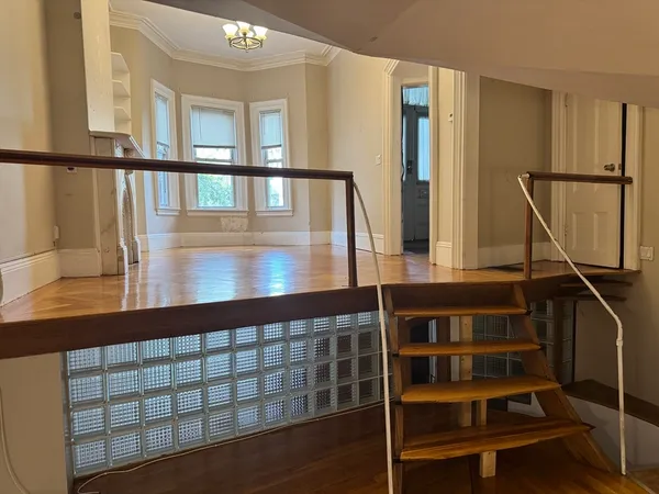 $899,000 | 11 Savin Hill Avenue, Boston, MA 02125