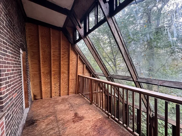 $899,000 | 11 Savin Hill Avenue, Boston, MA 02125