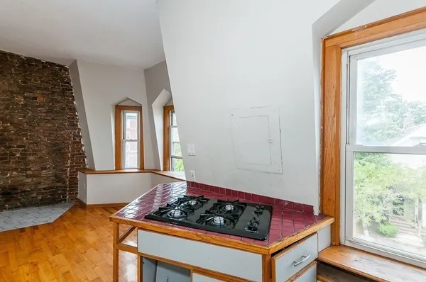 $899,000 | 11 Savin Hill Avenue, Boston, MA 02125