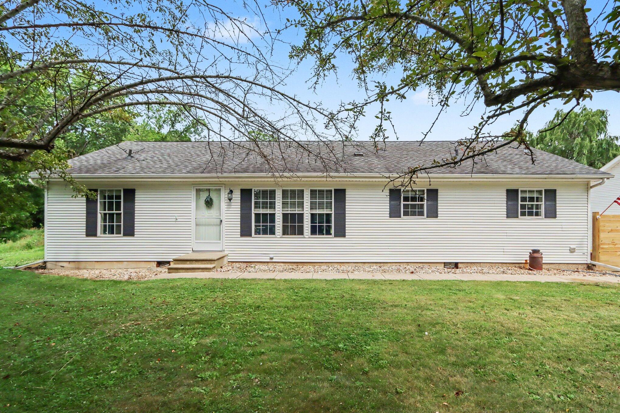 56883 Pulver Road Three Rivers, MI 49093 - Photo 5 of 30 019_file_8811