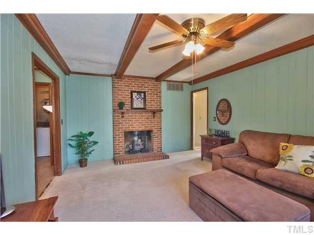 4940 McCormick Road Durham, NC 27713 - Photo 5 of 19 Den/Family/Great Room