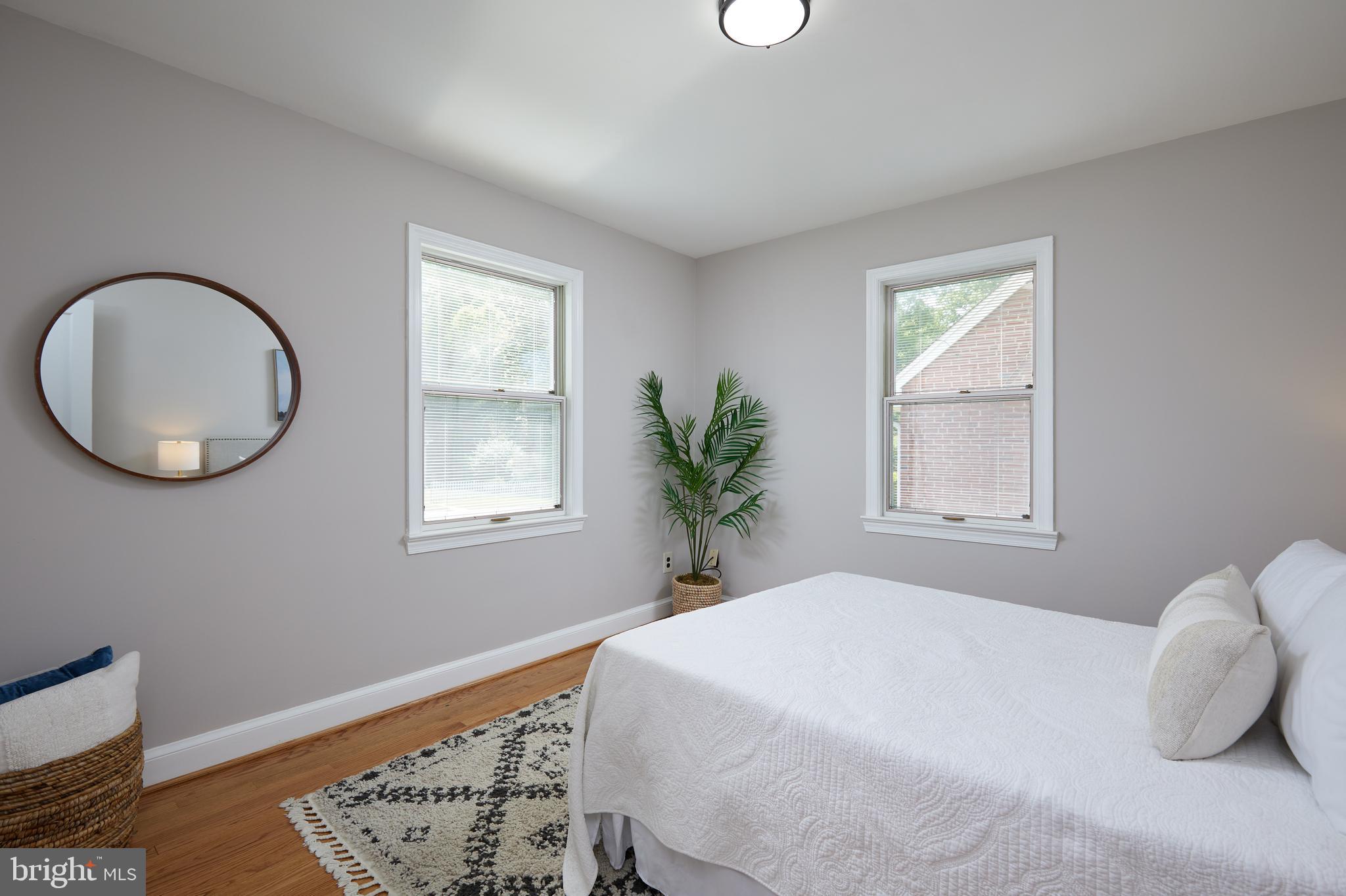 11615 College View Drive Silver Spring, MD 20902 - Photo 12 of 34 Main level owner's bedroom #1