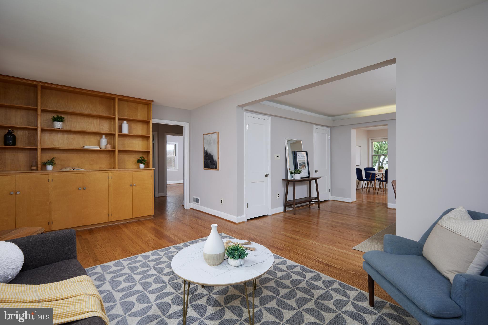 11615 College View Drive Silver Spring, MD 20902 - Photo 4 of 34 Gorgeous maple built-ins grace the entrance
