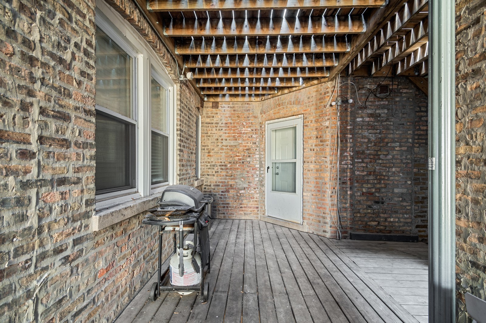 1432 West Roscoe Street, Unit 2 Chicago, IL 60657 - Photo 12 of 13