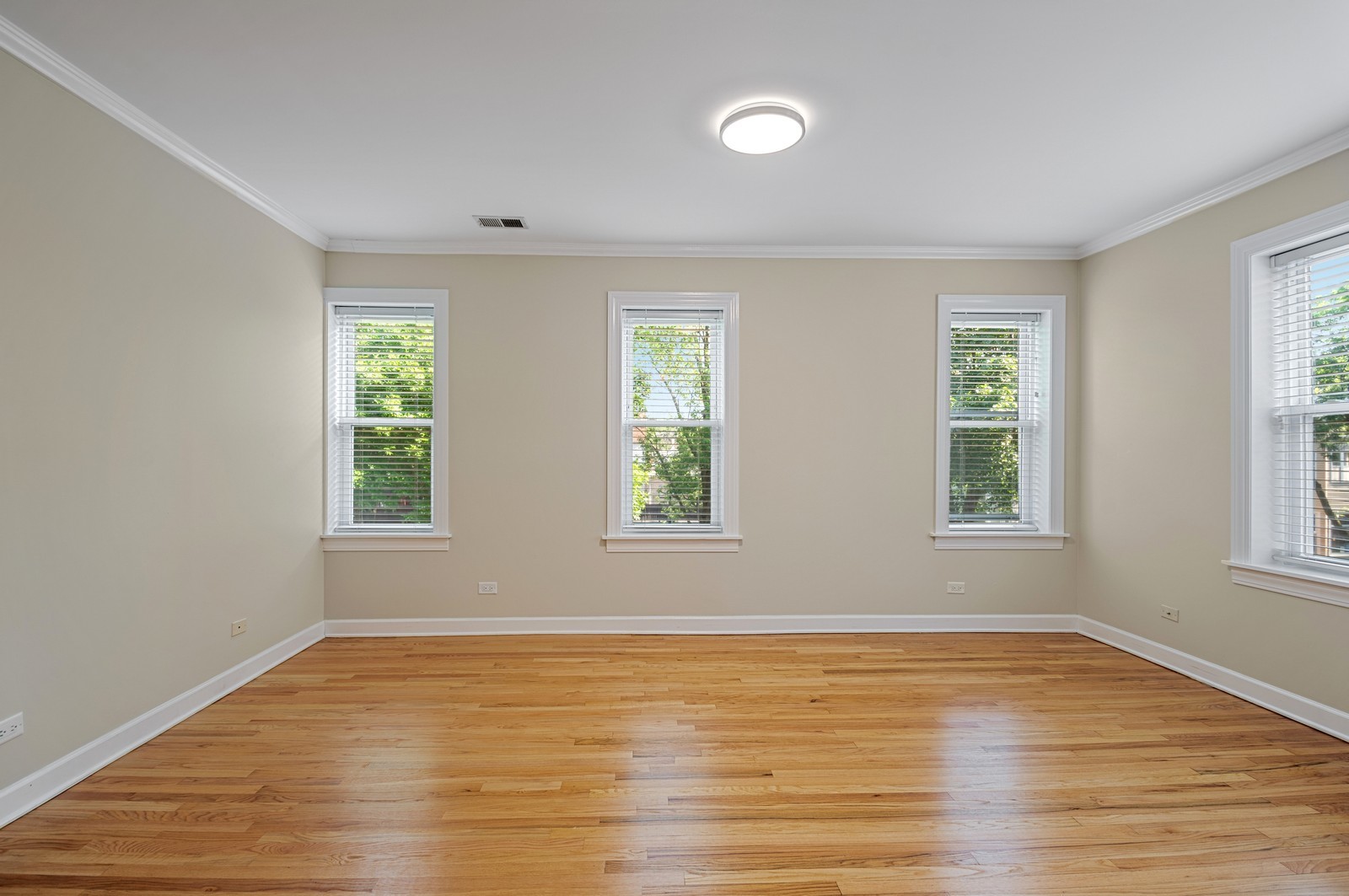 1432 West Roscoe Street, Unit 2 Chicago, IL 60657 - Photo 3 of 13