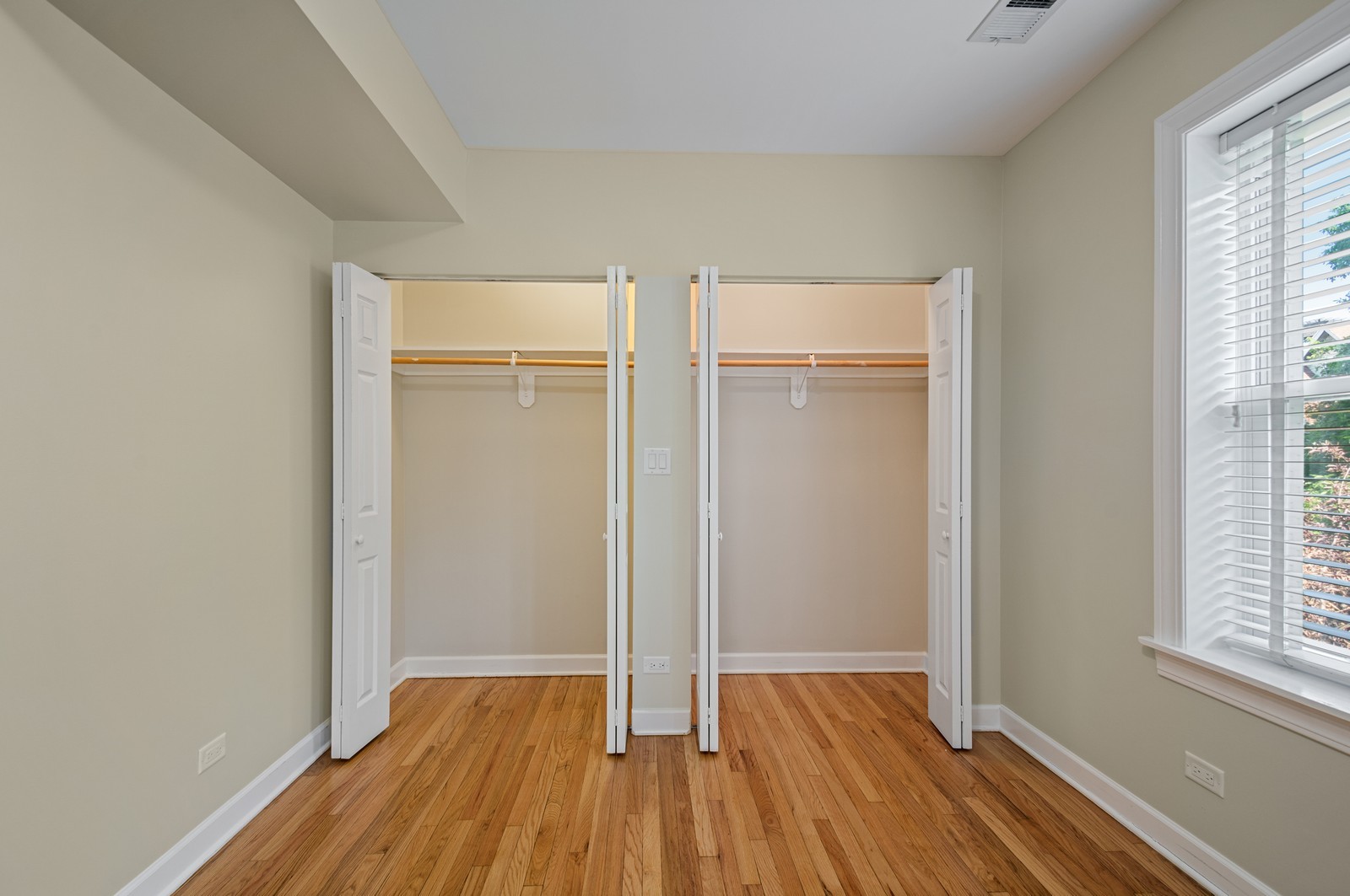 1432 West Roscoe Street, Unit 2 Chicago, IL 60657 - Photo 8 of 13
