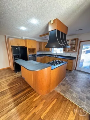 $2,200 | 1112 Dean Forest Road, Savannah, GA 31405