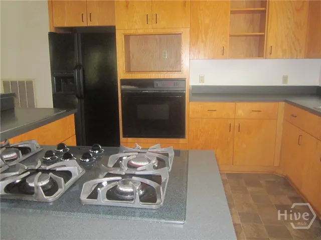 $2,200 | 1112 Dean Forest Road, Savannah, GA 31405