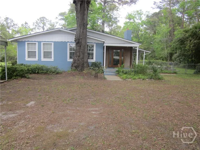 $2,200 | 1112 Dean Forest Road, Savannah, GA 31405