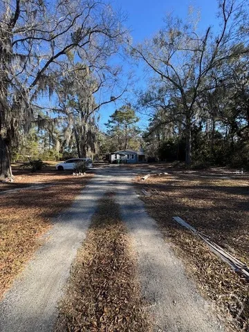 $2,200 | 1112 Dean Forest Road, Savannah, GA 31405