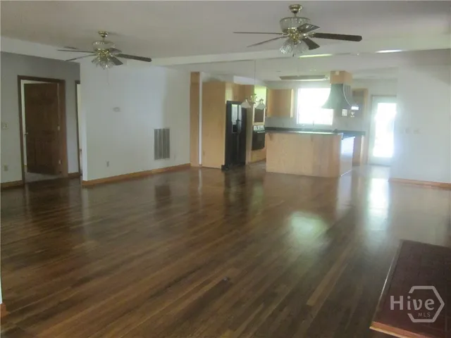 $2,200 | 1112 Dean Forest Road, Savannah, GA 31405