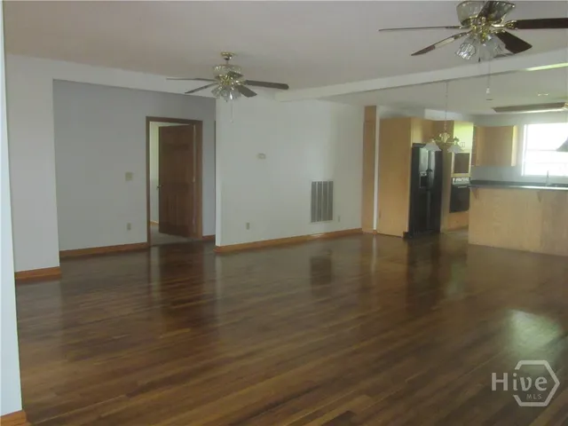 $2,200 | 1112 Dean Forest Road, Savannah, GA 31405