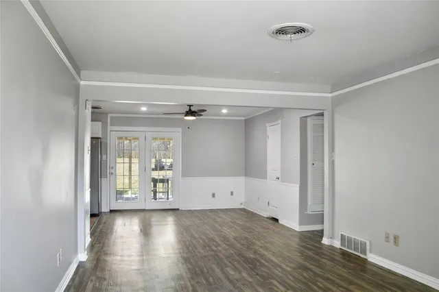 $2,000 | 812 Jerry Lane, Bedford, TX 76022