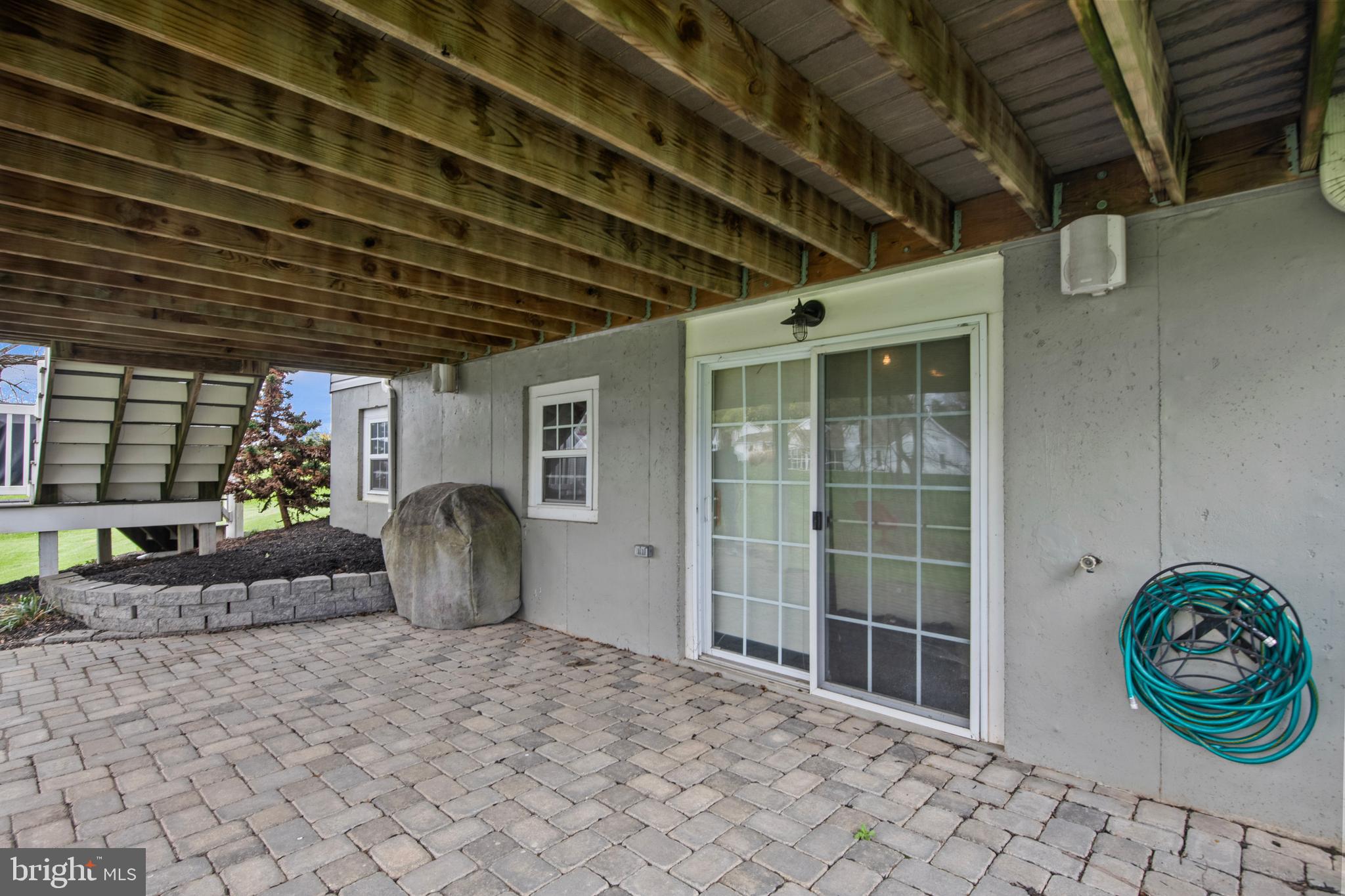 2532 Knob Hill Road York, PA 17403 - Photo 38 of 41 Patio
