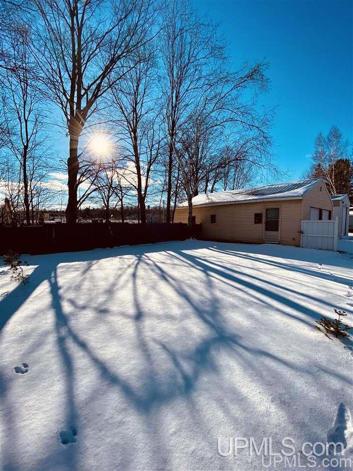 2001 West Ridge Street Marquette, MI 49855 - Photo 49 of 50 Gallery Image 49
