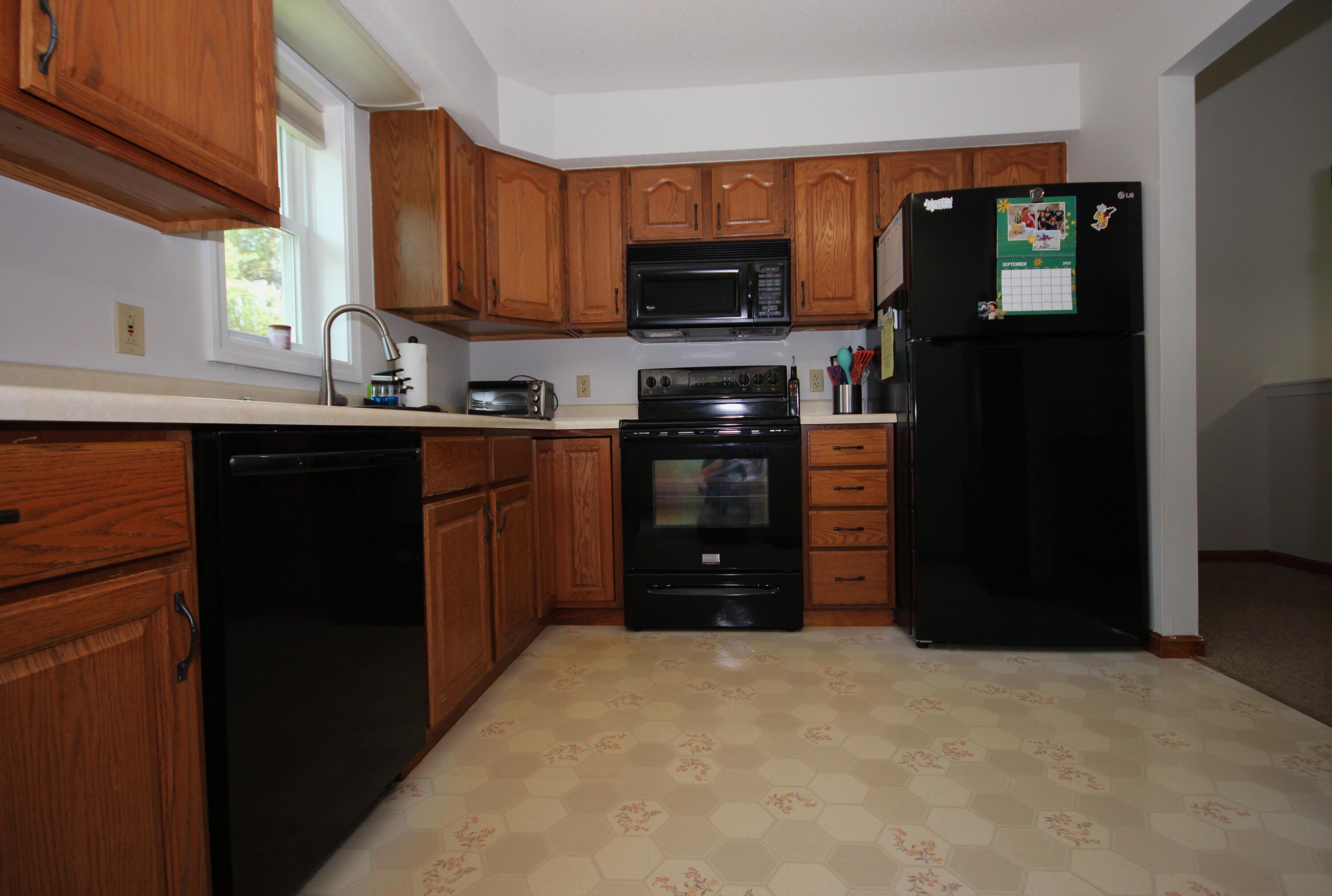 1296 Hudson Road Glenburn, ME 04401 - Photo 10 of 36 10