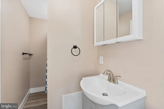 $215,000 | 316 Broad Street, Elmer, NJ 08318