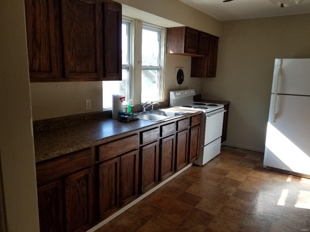 1310 Milton Road Alton, IL 62002 - Photo 2 of 11 Gallery Image 2