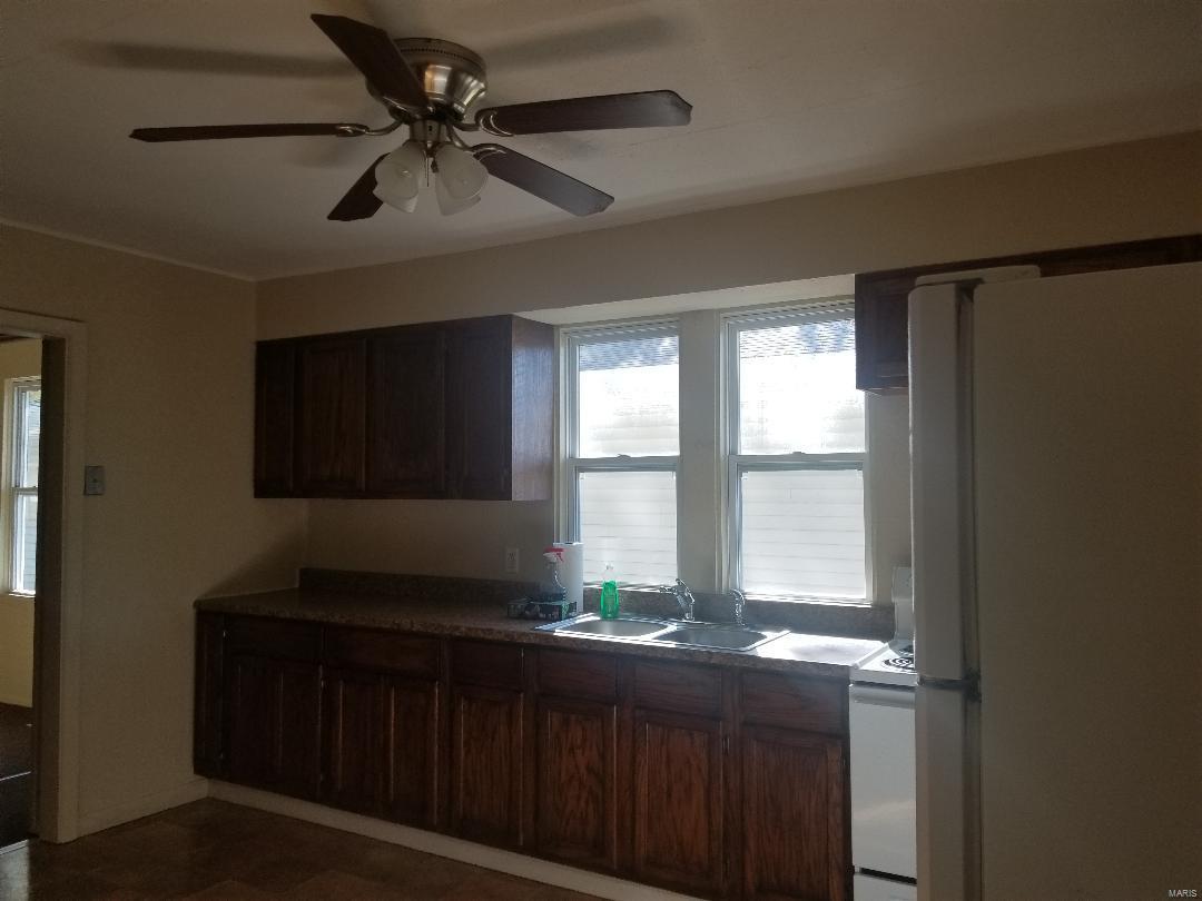 1310 Milton Road Alton, IL 62002 - Photo 4 of 11 Gallery Image 4