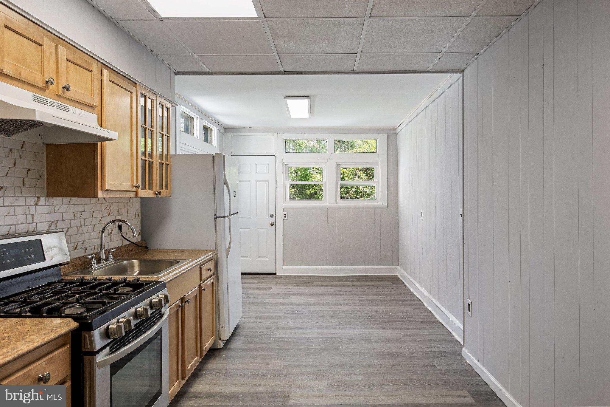 59 North Keystone Avenue Upper Darby, PA 19082 - Photo 10 of 27 Bright and airy kitchen space.