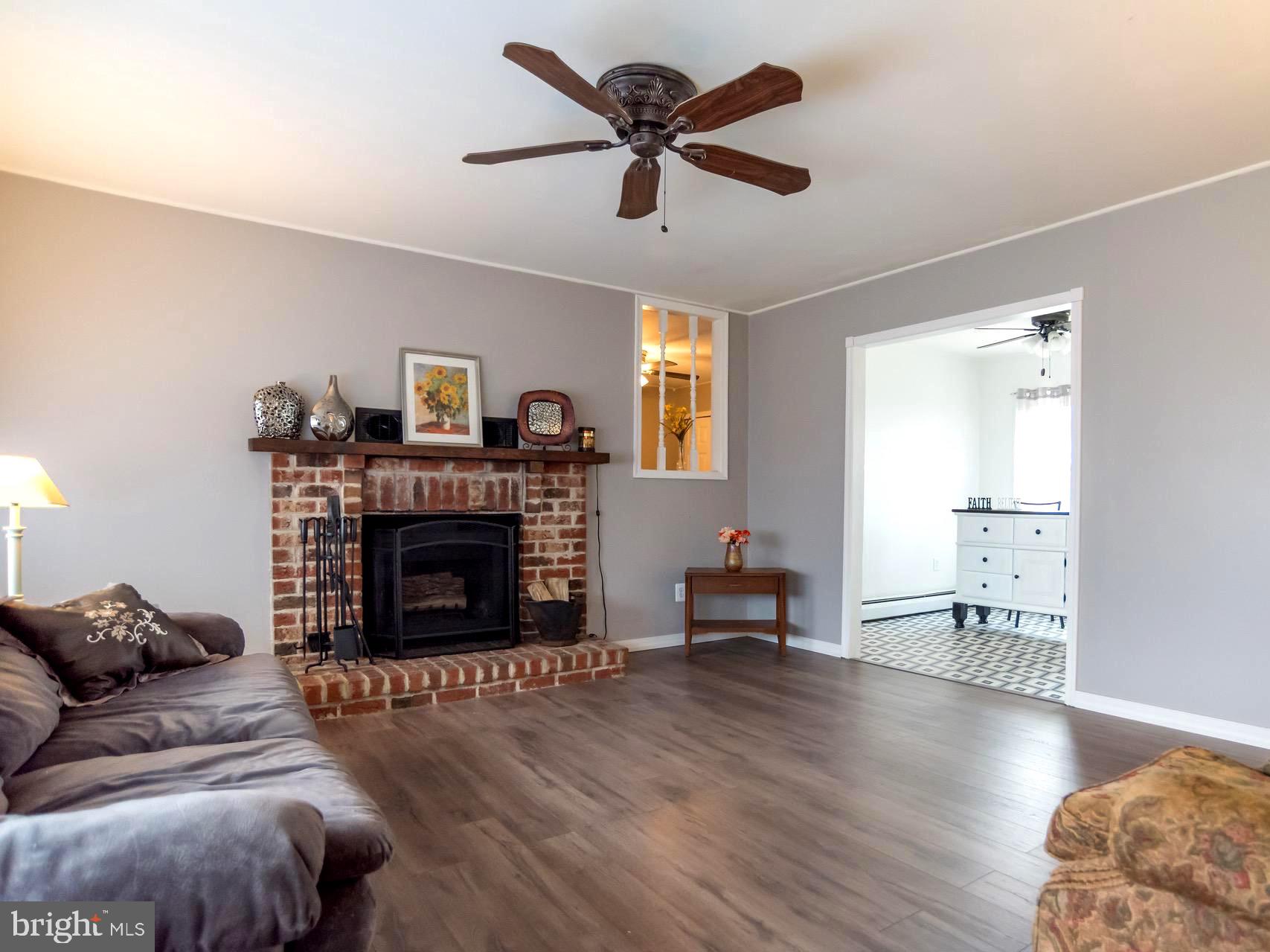 21 Micahill Road Levittown, PA 19056 - Photo 2 of 37