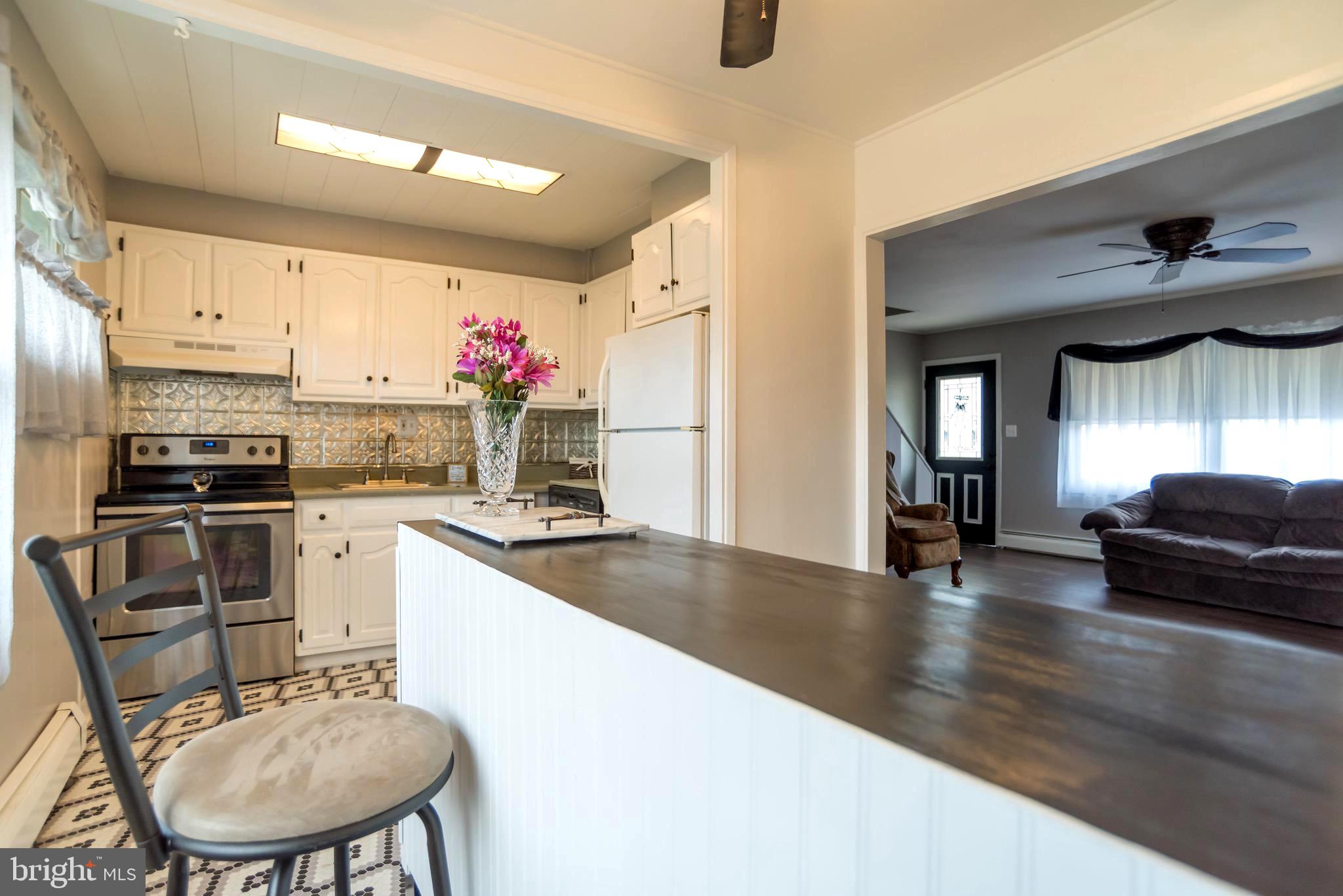 21 Micahill Road Levittown, PA 19056 - Photo 13 of 37