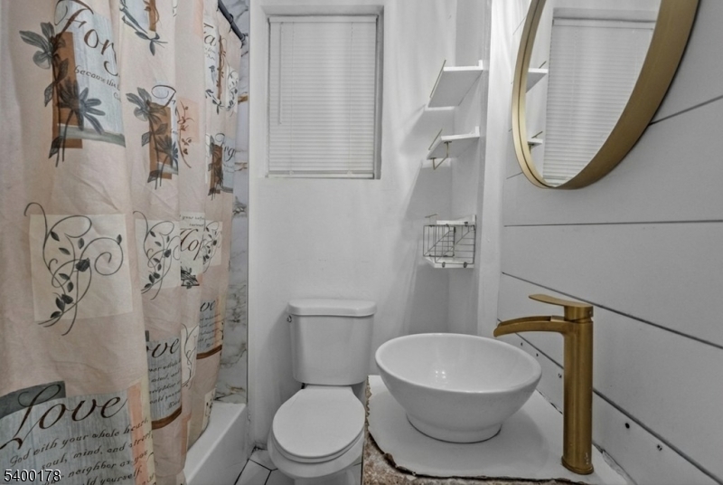 1025 Rivington Street Roselle, NJ 07203 - Photo 5 of 12