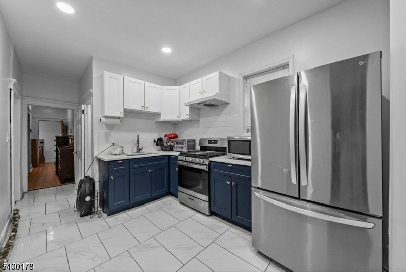 1025 Rivington Street Roselle, NJ 07203 - Photo 7 of 12