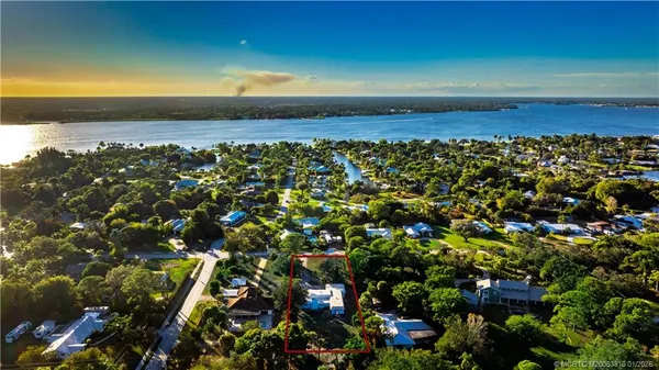 $595,000 | 1103 Northwest Pine Lake Drive, Stuart, FL 34994