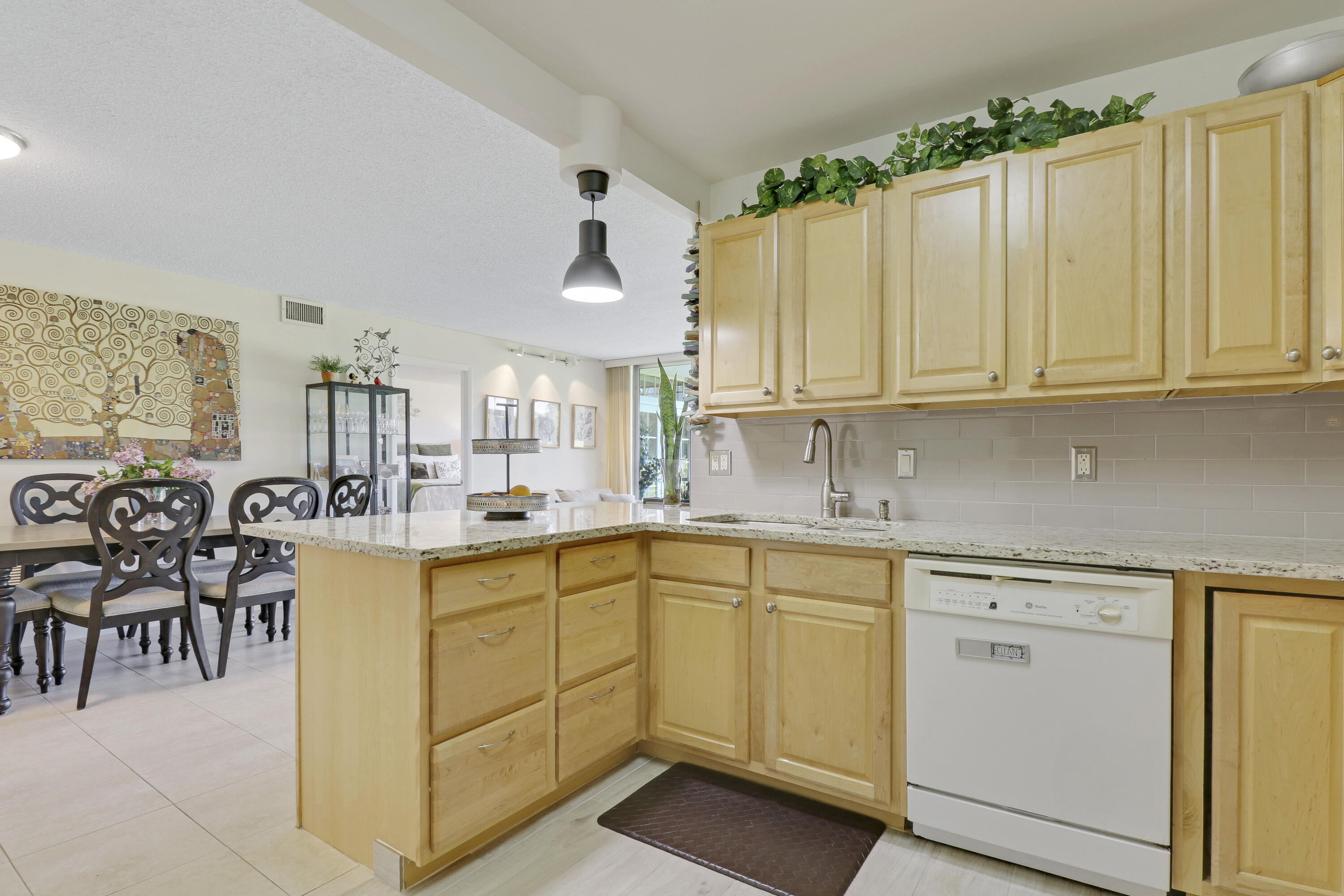 5260 Northwest 2nd Avenue, Unit 101 Boca Raton, FL 33487 - Photo 8 of 26 House-8