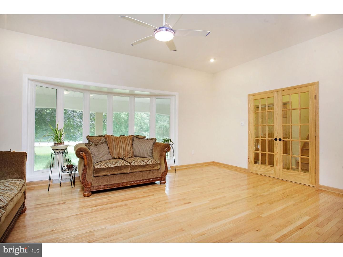 1174 Valley Road Rydal, PA 19046 - Photo 3 of 25 Living Room