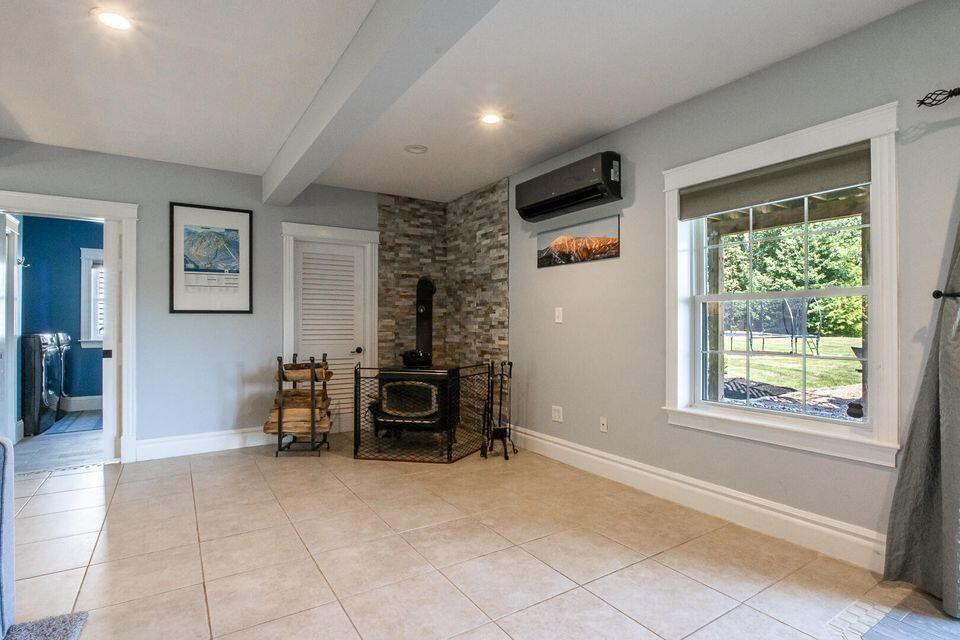 107 Holmes Road Scarborough, ME 04074 - Photo 16 of 33 Living Space