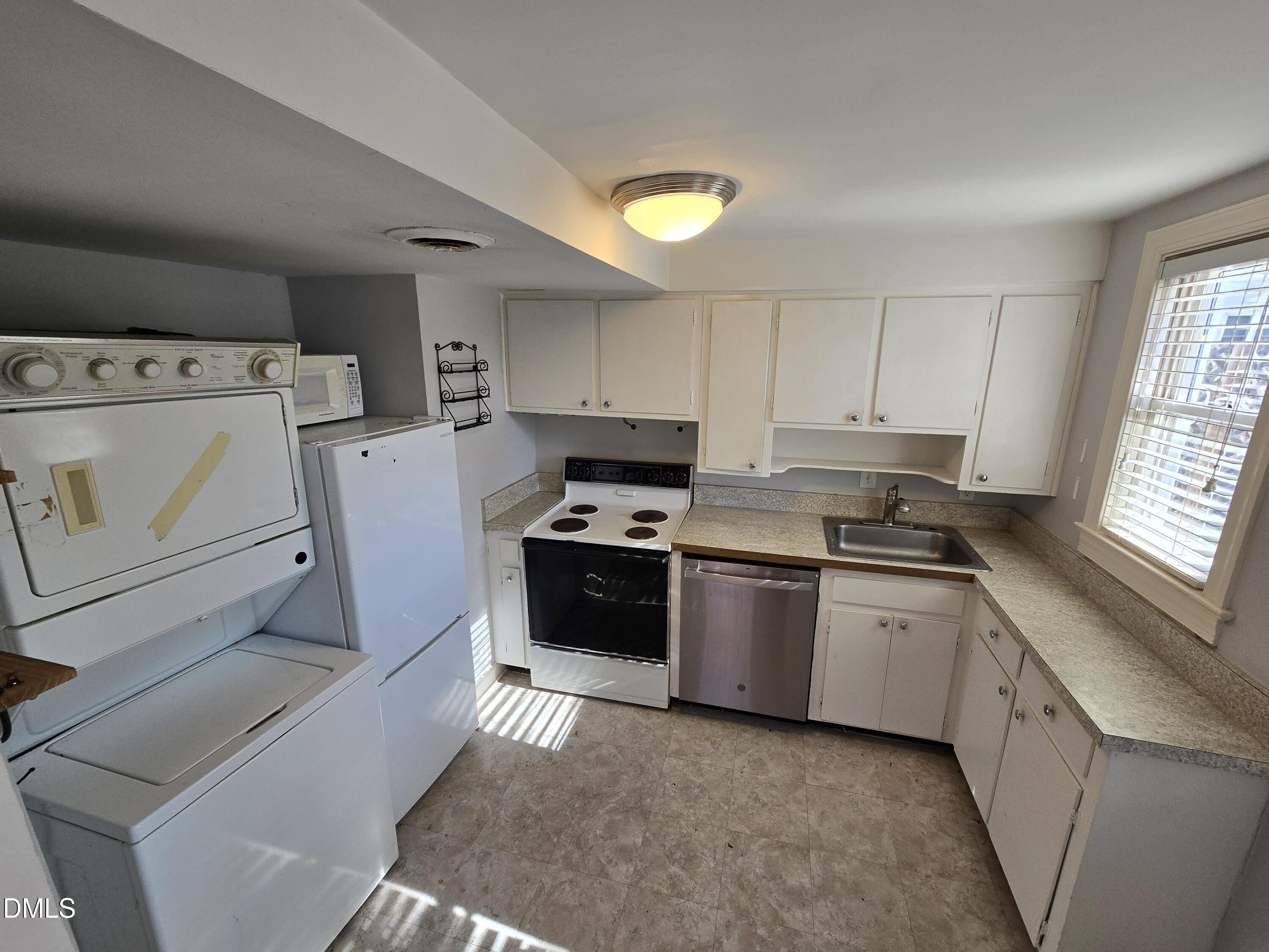 1000 Nichols Drive Raleigh, NC 27605 - Photo 12 of 22 20251213_113753