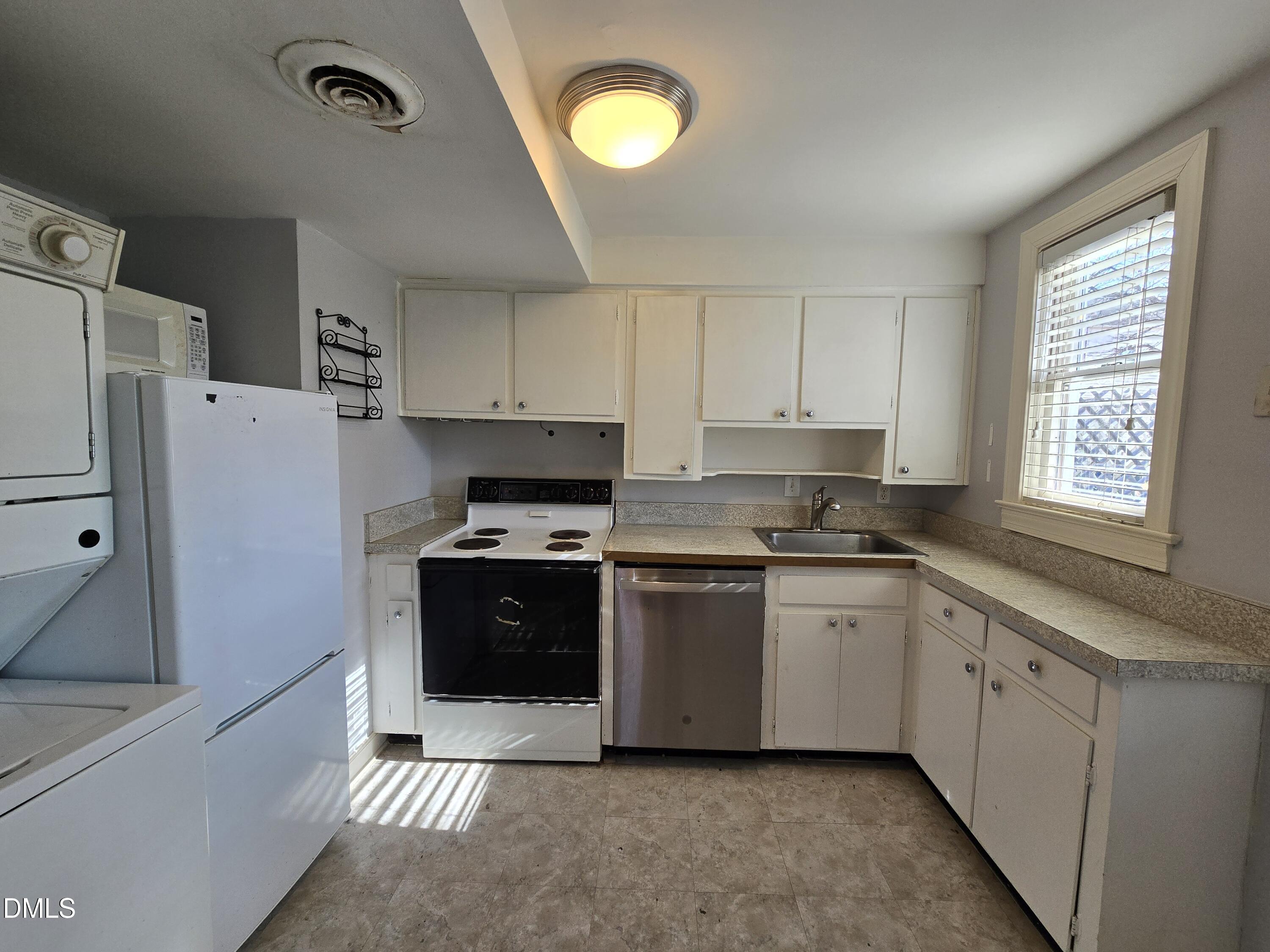 1000 Nichols Drive Raleigh, NC 27605 - Photo 13 of 22 20251213_113803