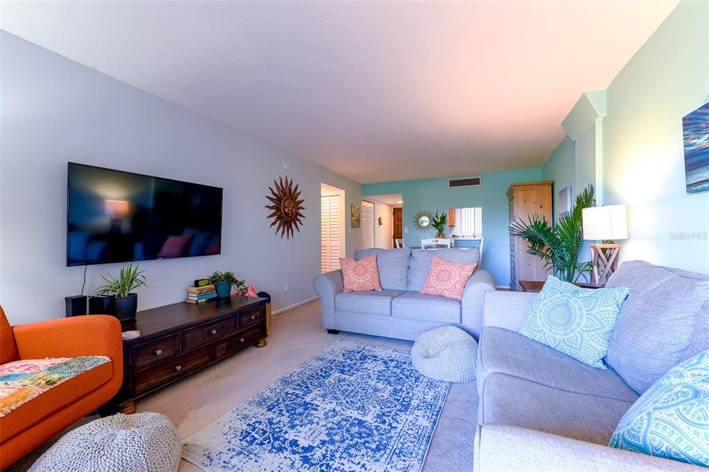 305 Tarpon Point Tarpon Springs, FL 34689 - Photo 4 of 42