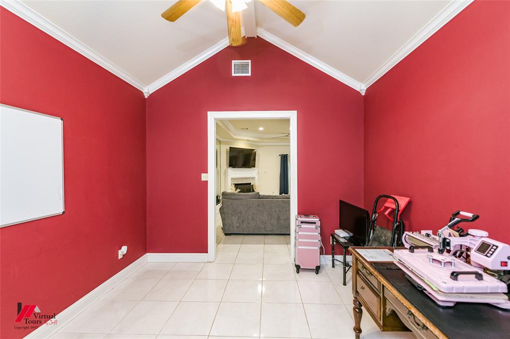 266 Stark Road Stonewall, LA 71078 - Photo 17 of 39 a living room with furniture and a dresser