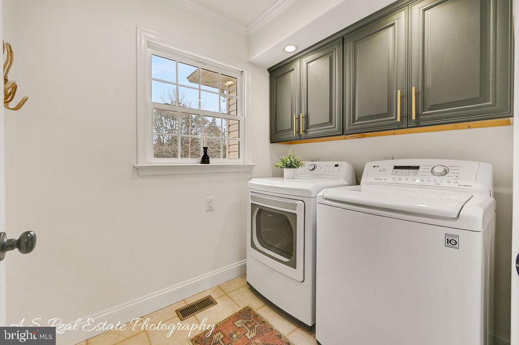 30019 Mt Vernon Road Princess Anne, MD 21853 - Photo 23 of 28 a utility room with dryer and washer