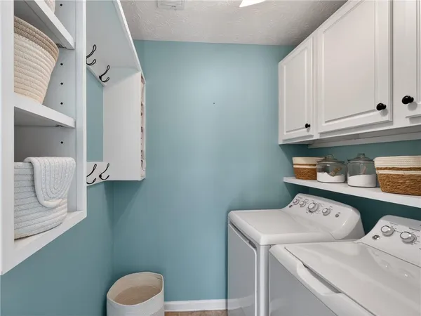 $399,900 | 5592 Thistledown Terrace, Sugar Hill, GA 30518