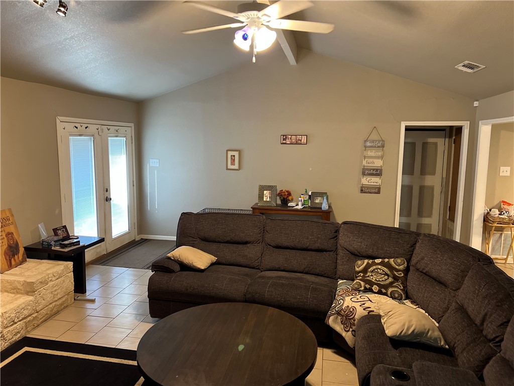 116 Linden Lane Hewitt, TX 76643 - Photo 4 of 14