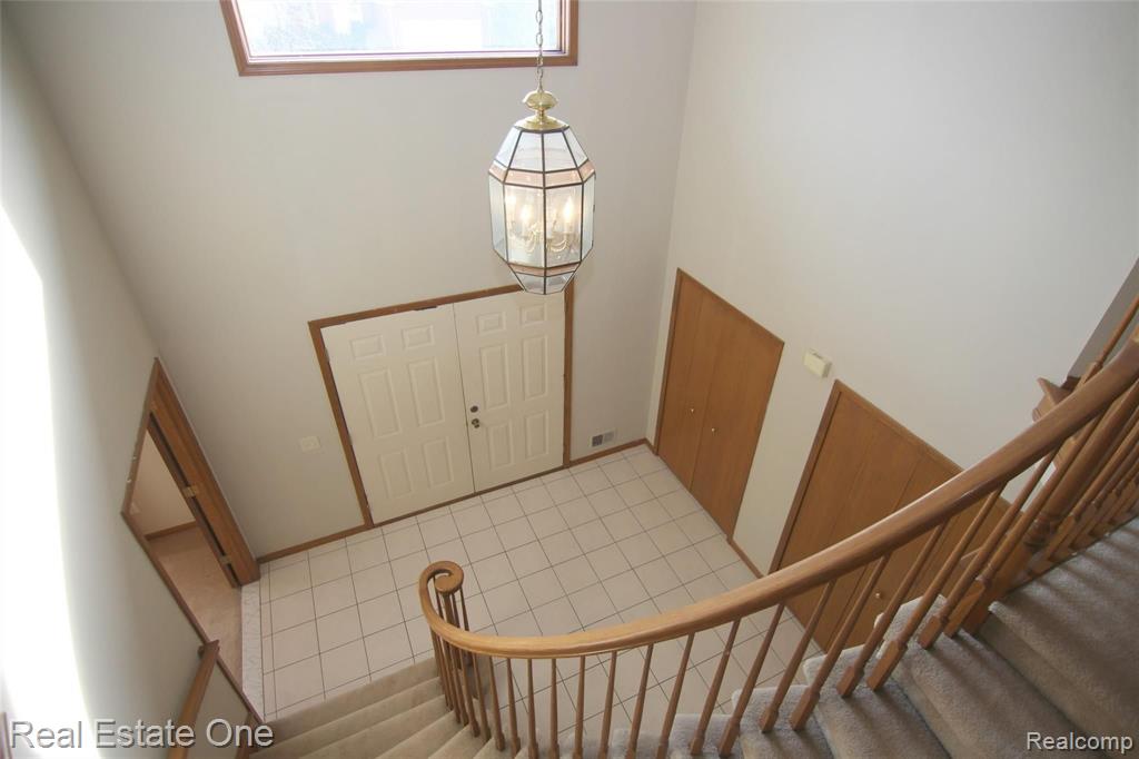 945 Maidstone Drive Rochester Hills, MI 48307 - Photo 5 of 25