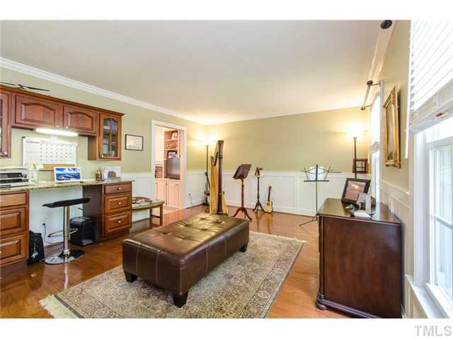 8209 Running Cedar Trail Raleigh, NC 27615 - Photo 4 of 24 Living Room