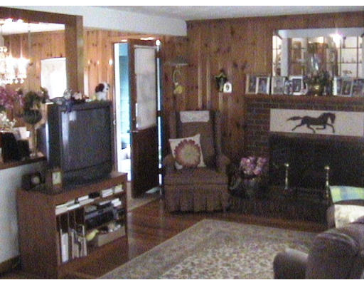 5 Alfred Road Saugus, MA 01906 - Photo 3 of 8 Gallery Image 3