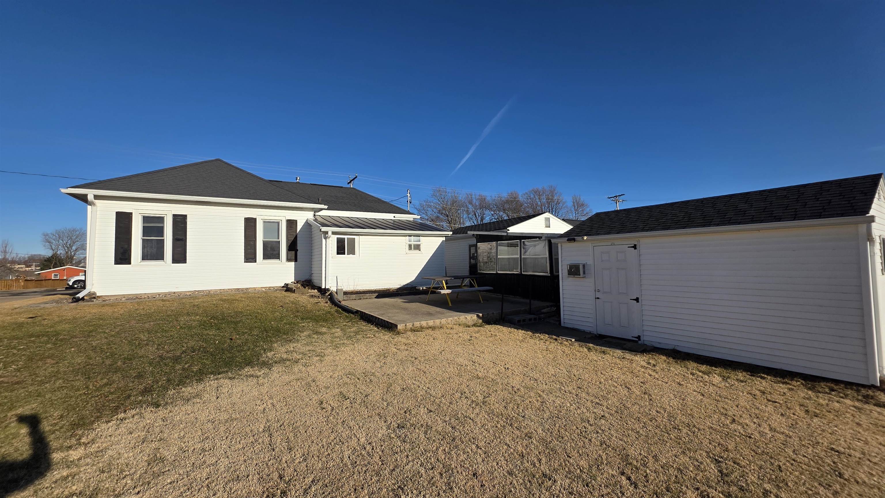 631 South Tyler Street Lancaster, WI 53813 - Photo 5 of 34