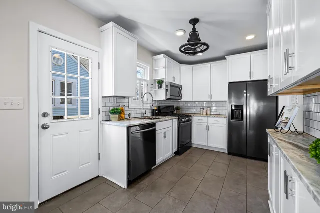 $359,900 | 2601 Hillcrest Avenue, Baltimore, MD 21234